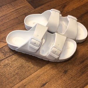 Foam sandals